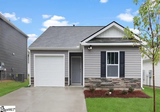 Photo 1 of Single family home for sale at 718 North Ivyblake Ct, Woodruff, SC 29388 | MLS# 1586481 | Listing updated on 2026-09-10