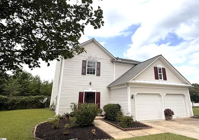 Photo 1 of Single family home for sale at 11 Eagleston Ln, Simpsonville, SC 29680 | MLS# 1591895 | Listing updated on 2026-10-08