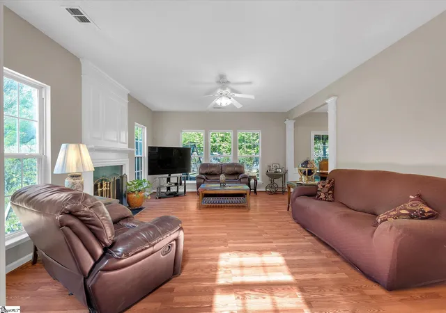 Photo 2 of Single family home for sale at 11 Eagleston Ln, Simpsonville, SC 29680 | MLS# 1591895 | Listing updated on 2026-10-08