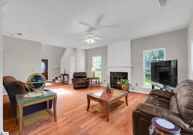 Photo 3 of Single family home for sale at 11 Eagleston Ln, Simpsonville, SC 29680 | MLS# 1591895 | Listing updated on 2026-10-08