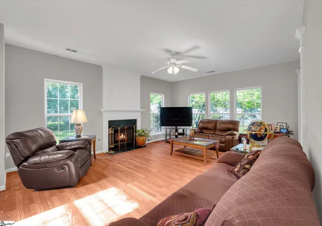 Photo 3 of Single family home for sale at 11 Eagleston Ln, Simpsonville, SC 29680 | MLS# 1591895 | Listing updated on 2026-10-08