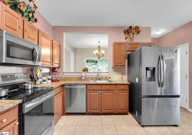 Photo 4 of Single family home for sale at 11 Eagleston Ln, Simpsonville, SC 29680 | MLS# 1591895 | Listing updated on 2026-10-08