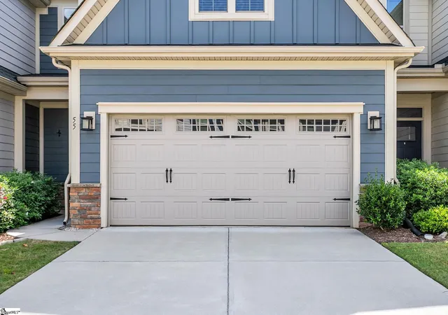 Photo 2 of Townhouse for sale at 55 Moss Hollow Wy, Simpsonville, SC 29680 | MLS# 1601391 | Listing updated on 2026-09-07