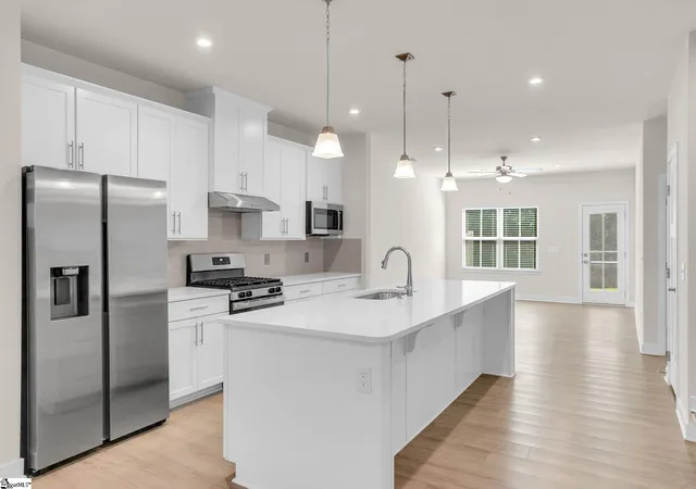 Photo 3 of Townhouse for sale at 55 Moss Hollow Wy, Simpsonville, SC 29680 | MLS# 1601391 | Listing updated on 2026-09-07