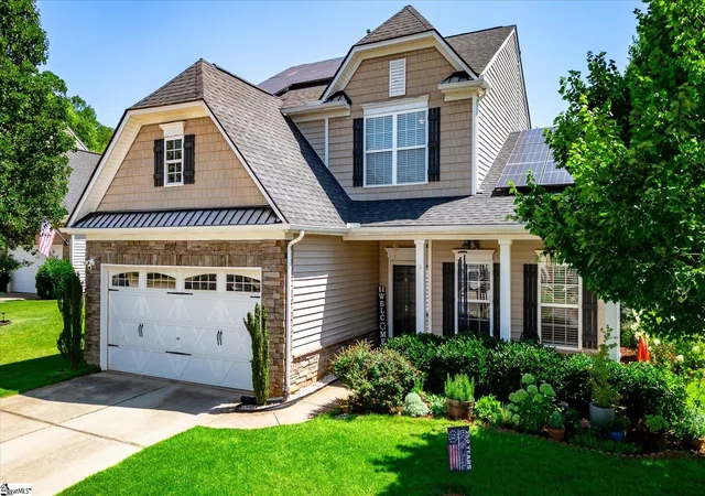 Photo 1 of Single family home for sale at 2 Hartline Ct, Greenville, SC 29605 | MLS# 1597340 | Listing updated on 2026-08-28