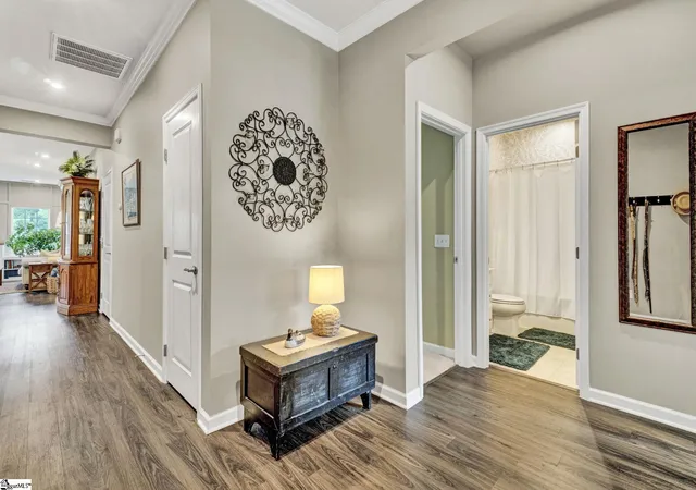 Photo 4 of Single family home for sale at 5 Witchita Ln, Greenville, SC 29607 | MLS# 1599051 | Listing updated on 2026-09-08