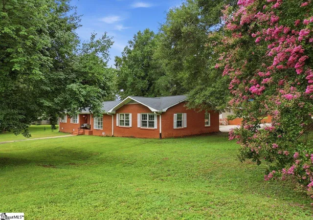 Photo 2 of Single family home for sale at 106 Pershing St, Spartanburg, SC 29302 | MLS# 1598904 | Listing updated on 2026-09-05