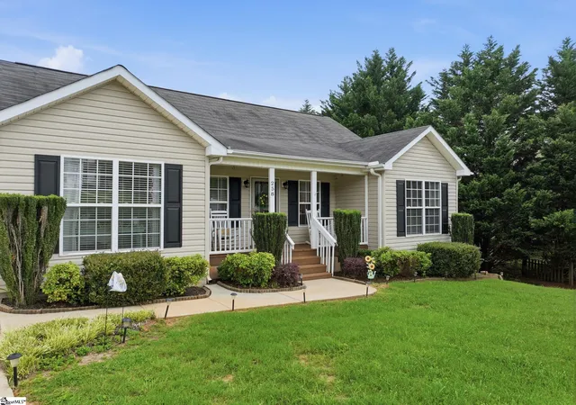 Photo 2 of Single family home for sale at 258 Hallmark Cir, Easley, SC 29640 | MLS# 1598832 | Listing updated on 2026-10-21