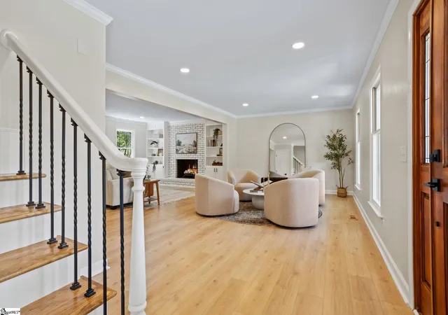 Photo 3 of Single family home for sale at 109 Chase Woods Ct, Simpsonville, SC 29680 | MLS# 1593783 | Listing updated on 2026-09-18