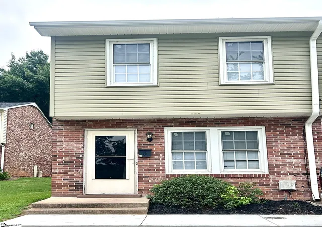 Photo 2 of Condo for sale at 61 Pine Creek Ct Ext, Greenville, SC 29605 | MLS# 1599445 | Listing updated on 2026-10-05