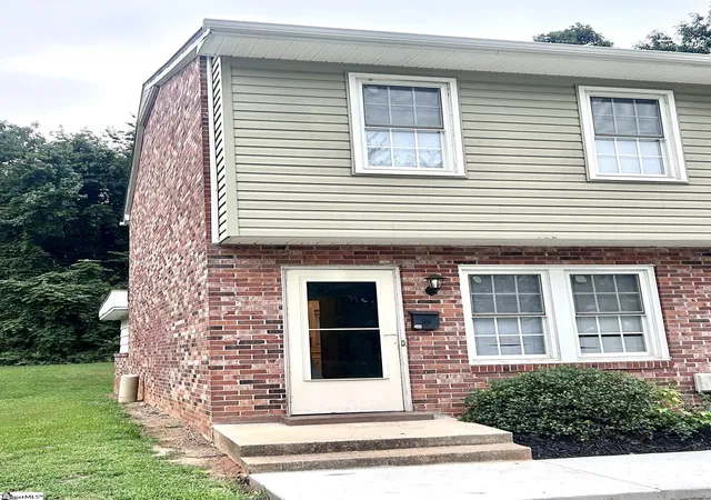 Photo 3 of Condo for sale at 61 Pine Creek Ct Ext, Greenville, SC 29605 | MLS# 1599445 | Listing updated on 2026-10-05
