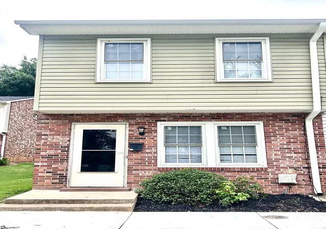 Photo 8 of Condo for sale at 61 Pine Creek Ct Ext, Greenville, SC 29605 | MLS# 1599445 | Listing updated on 2026-10-05