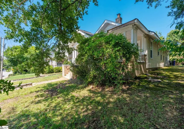 Listing Photo 4 - Condo for sale in building located at 1411 E N St, Greenville, SC 29607 - Unit #Unit A and B