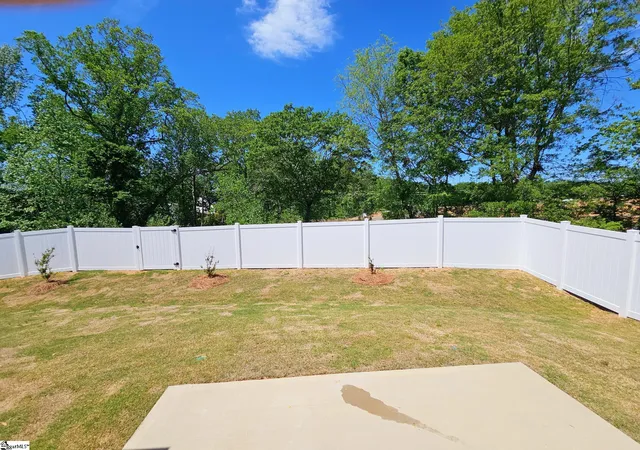 Photo 2 of Single family home for sale at 652 Columbus Cir, Simpsonville, SC 29680 | MLS# 1560358 | Listing updated on 2026-09-22