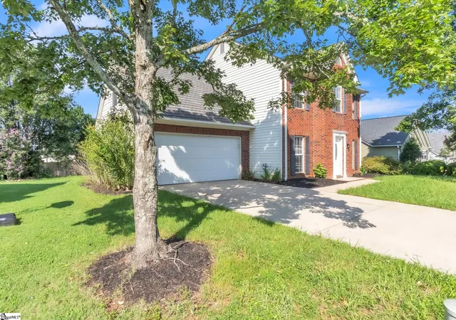 Photo 2 of Single family home for sale at 340 Riverside Chase Cir, Greer, SC 29650 | MLS# 1601622 | Listing updated on 2026-09-08
