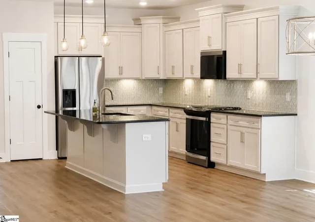 Photo 3 of Single family home for sale at 112 Sara Jones Ln, Greenville, SC 29611 | MLS# 1598019 | Listing updated on 2026-09-11