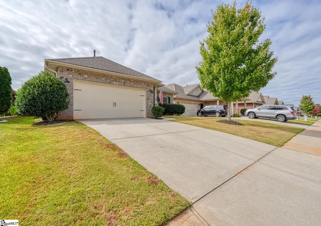 Photo 2 of Single family home for sale at 64 Border Ave, Simpsonville, SC 29680 | MLS# 1572151 | Listing updated on 2025-10-17