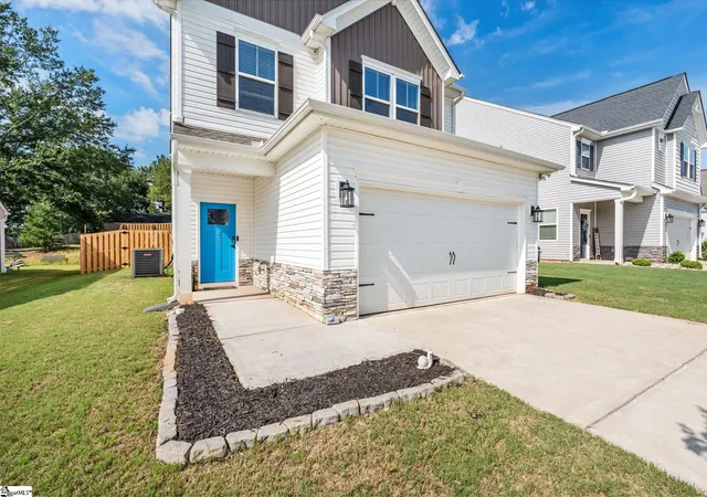 Photo 2 of Single family home for sale at 617 Spring Orchard Dr, Lyman, SC 29365 | MLS# 1601663 | Listing updated on 2026-08-29