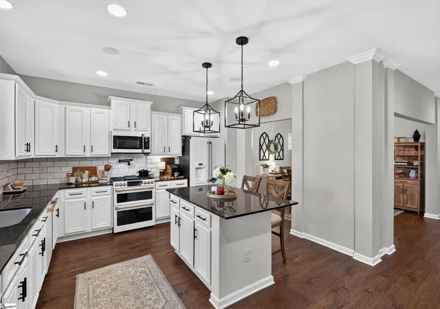 Photo 2 of Single family home for sale at 716 Stilmore Dr, Duncan, SC 29334 | MLS# 1599943 | Listing updated on 2026-08-25