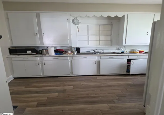 Photo 3 of Single family home for sale at 301 W Morgan St, Greenville, SC 29611 | MLS# 1599513 | Listing updated on 2026-08-02