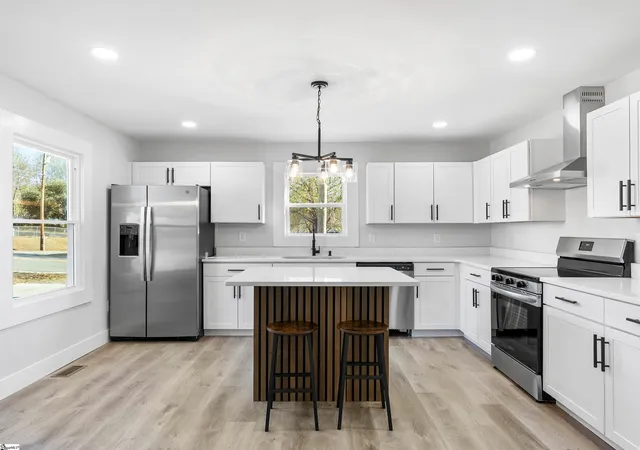 Photo 2 of Single family home for sale at 320 Carney St, Drayton, SC 29333 | MLS# 1593076 | Listing updated on 2026-08-12