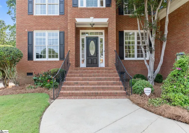 Photo 4 of Single family home for sale at 305 Trotters Field Wy, Simpsonville, SC 29681 | MLS# 1599306 | Listing updated on 2026-08-27