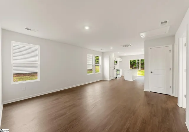 Photo 2 of Single family home for sale at 167 Cloverfield Ln, Spartanburg, SC 29303 | MLS# 1591048 | Listing updated on 2026-08-30