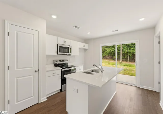 Photo 3 of Single family home for sale at 167 Cloverfield Ln, Spartanburg, SC 29303 | MLS# 1591048 | Listing updated on 2026-08-30