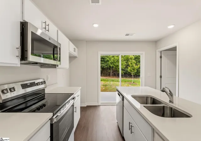 Photo 4 of Single family home for sale at 167 Cloverfield Ln, Spartanburg, SC 29303 | MLS# 1591048 | Listing updated on 2026-08-30