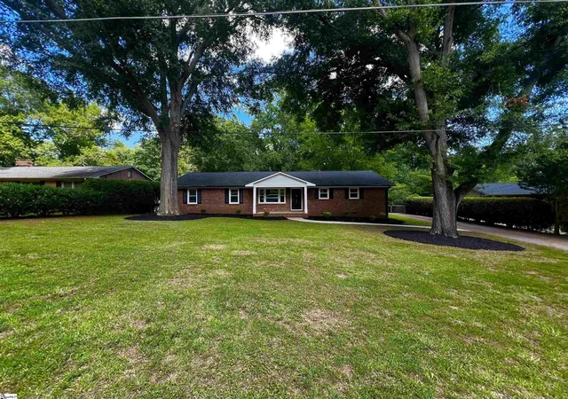 Photo 1 of Single family home for sale at 141 Russell St, Spartanburg, SC 29307 | MLS# 1599491 | Listing updated on 2026-09-25