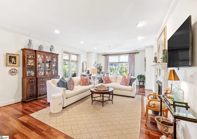 Photo 2 of Condo for sale at 400 N Main St #Apt 202, Greenville, SC 29601 | MLS# 1599234 | Listing updated on 2026-08-31