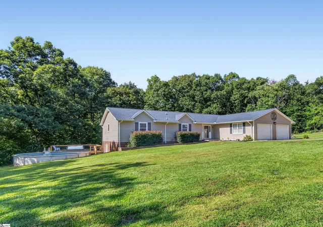 Photo 1 of Single family home for sale at 180 Hillcrest Dr, Gaffney, SC 29340 | MLS# 1601229 | Listing updated on 2026-08-28