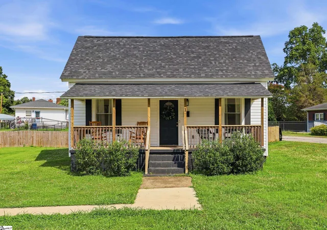 Homes for sale in Pelzer, SC | 1 Brock St, Pelzer, SC 29669 | MLS# 1597057