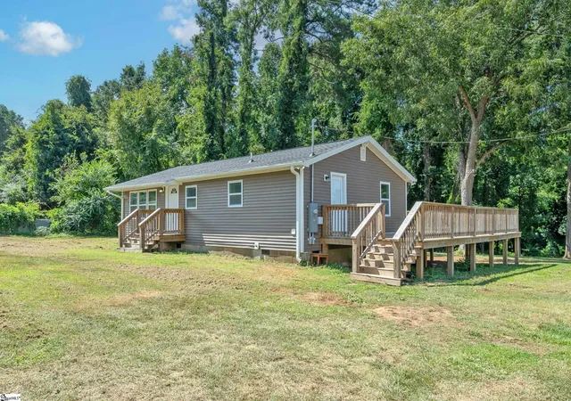 Photo 2 of Single family home for sale at 300 Cedar Springs Rd, Spartanburg, SC 29302 | MLS# 1602070 | Listing updated on 2026-09-02