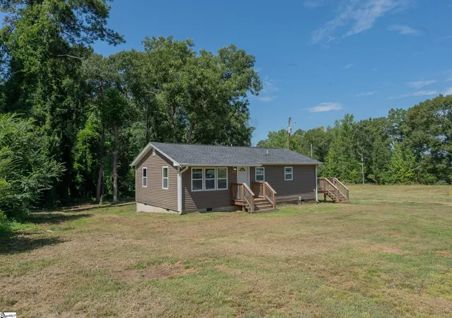 Photo 3 of Single family home for sale at 300 Cedar Springs Rd, Spartanburg, SC 29302 | MLS# 1602070 | Listing updated on 2026-09-02