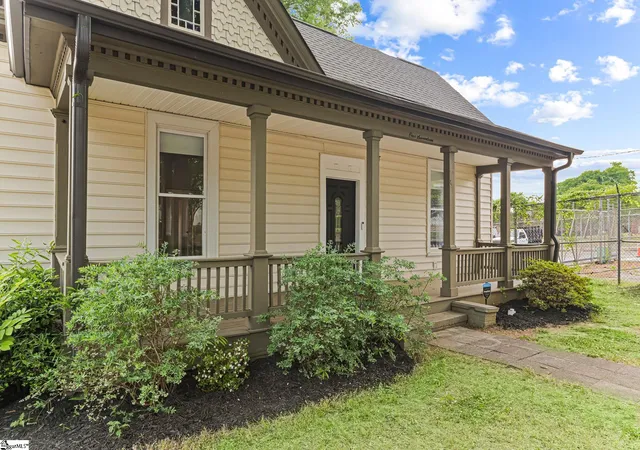 Photo 3 of Sale Pending at 117 Asbury Ave, Greenville, SC 29601 | MLS# 1589564 | Listing updated on 2026-10-07