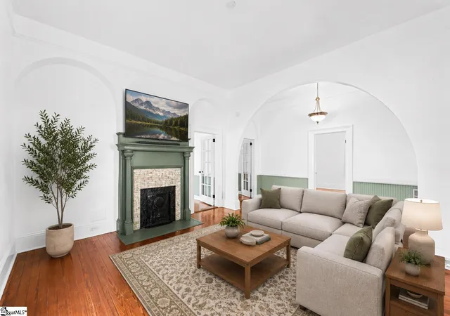 Photo 4 of Sale Pending at 117 Asbury Ave, Greenville, SC 29601 | MLS# 1589564 | Listing updated on 2026-10-07