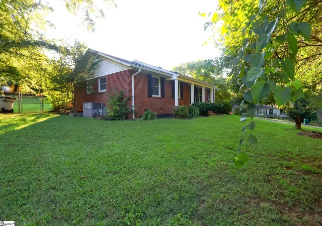 Photo 2 of Single family home for sale at 139 Ashmore Ave, Gaffney, SC 29340 | MLS# 1601204 | Listing updated on 2026-08-18