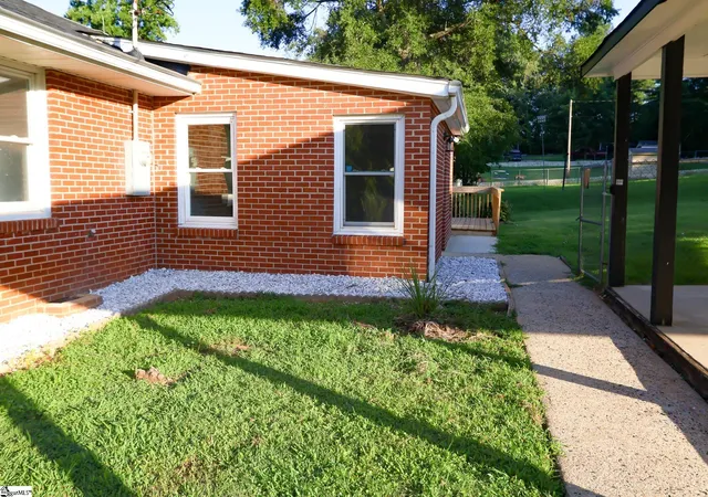 Photo 4 of Single family home for sale at 139 Ashmore Ave, Gaffney, SC 29340 | MLS# 1601204 | Listing updated on 2026-08-18