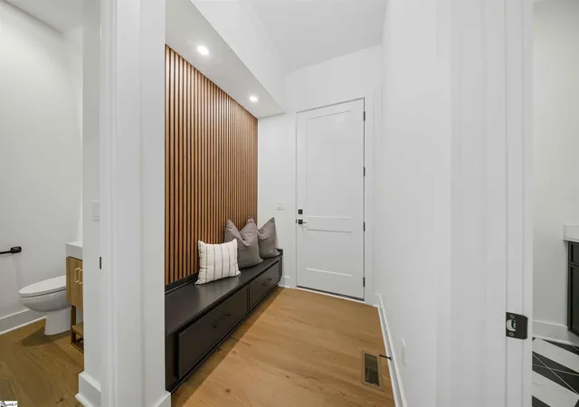 Photo 3 of Single family home for sale at 7 Beck Ave, Greenville, SC 29605 | MLS# 1595186 | Listing updated on 2026-06-18