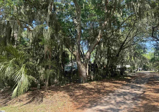 Homes for sale in Beaufort, SC | 18 Gingerwood Rd, Beaufort, SC 29920 | MLS# 1593679