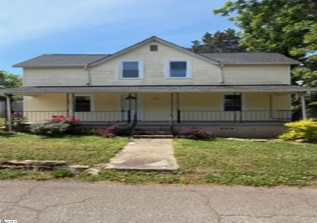 Photo 1 of Single family home for sale at 220 Jackson St, Glendale, SC 29346 | MLS# 1596305 | Listing updated on 2026-09-15