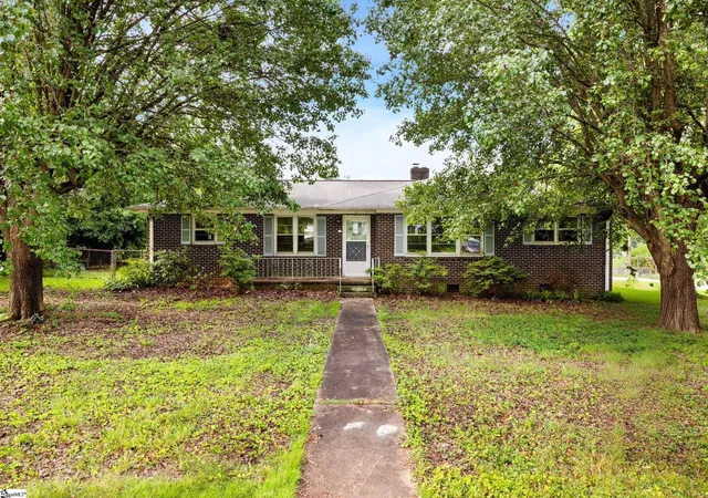 Homes for sale in Taylors, SC | 11 Picadilly St, Taylors, SC 29687 | MLS# 1596501