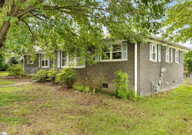 Homes for sale in Taylors, SC | 11 Picadilly St, Taylors, SC 29687 | MLS# 1596501