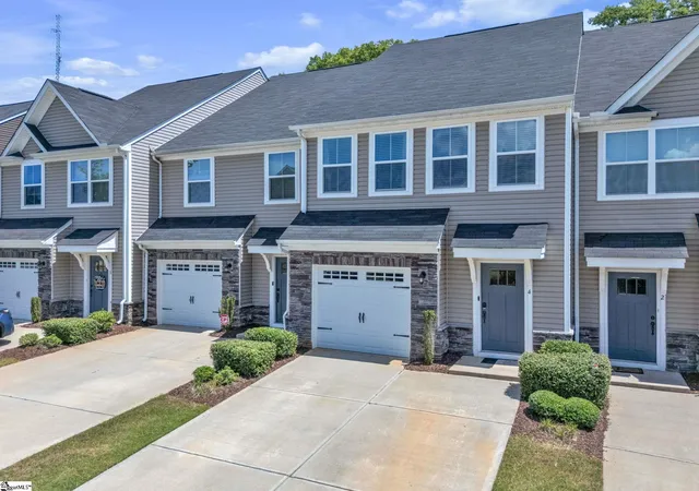 Townhouse for sale at 4 Willomere Wy, Simpsonville, SC 29681 | MLS# 1601408
