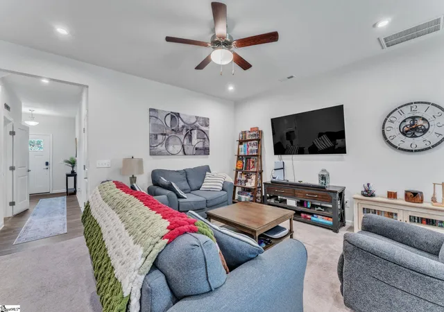 Photo 2 of Townhouse for sale at 4 Willomere Wy, Simpsonville, SC 29681 | MLS# 1601408 | Listing updated on 2026-09-08