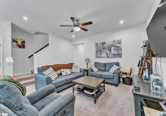 Photo 3 of Townhouse for sale at 4 Willomere Wy, Simpsonville, SC 29681 | MLS# 1601408 | Listing updated on 2026-09-08