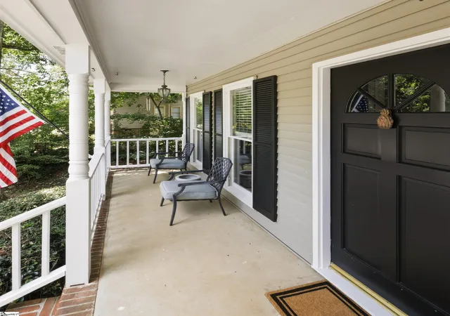Photo 3 of Single family home for sale at 121 River Way Dr, Greer, SC 29651 | MLS# 1598526 | Listing updated on 2026-09-11