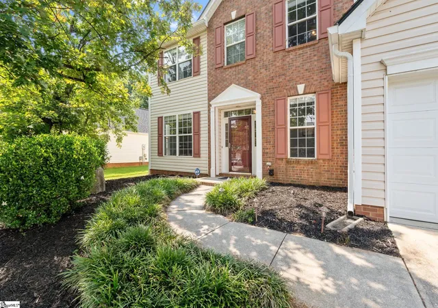 Photo 1 of Single family home for sale at 194 Birkhall Cir, Greenville, SC 29605 | MLS# 1599390 | Listing updated on 2026-08-11
