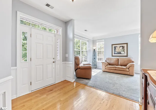 Photo 3 of Single family home for sale at 194 Birkhall Cir, Greenville, SC 29605 | MLS# 1599390 | Listing updated on 2026-08-11